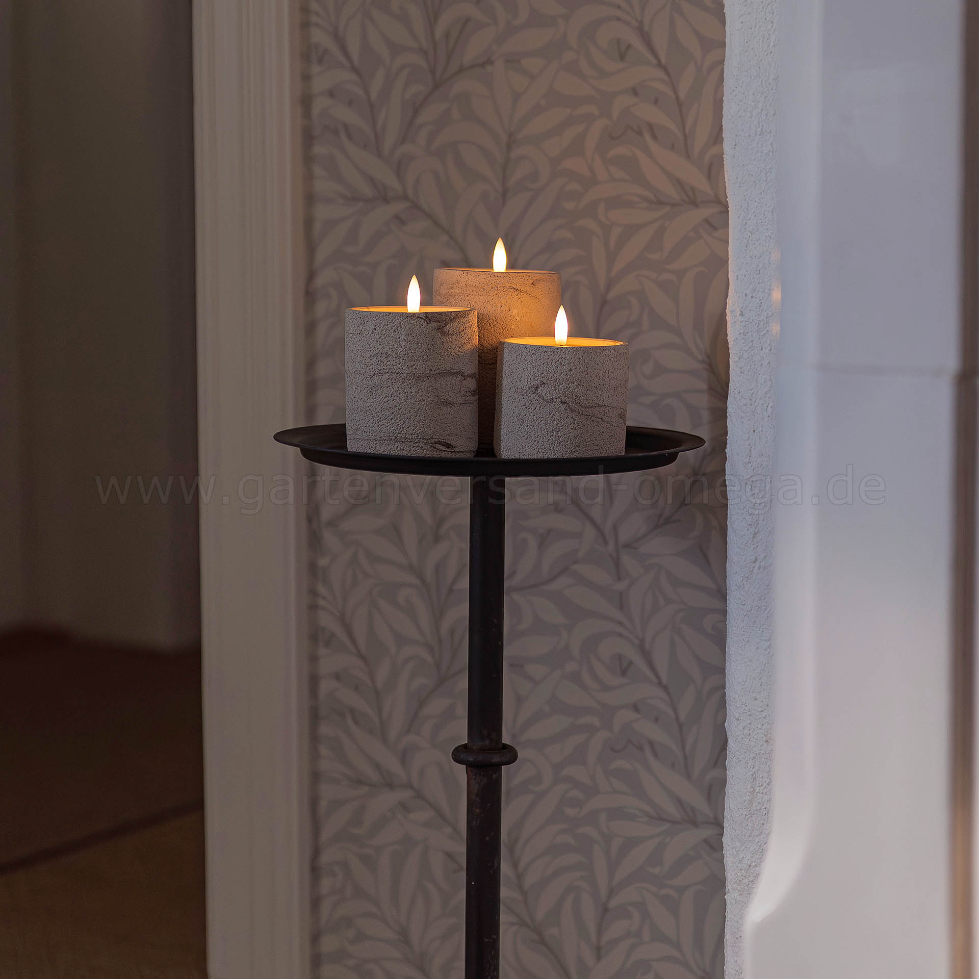 Gestaltungsidee alle drei Größen der LED Kerze Betonoptik Beige