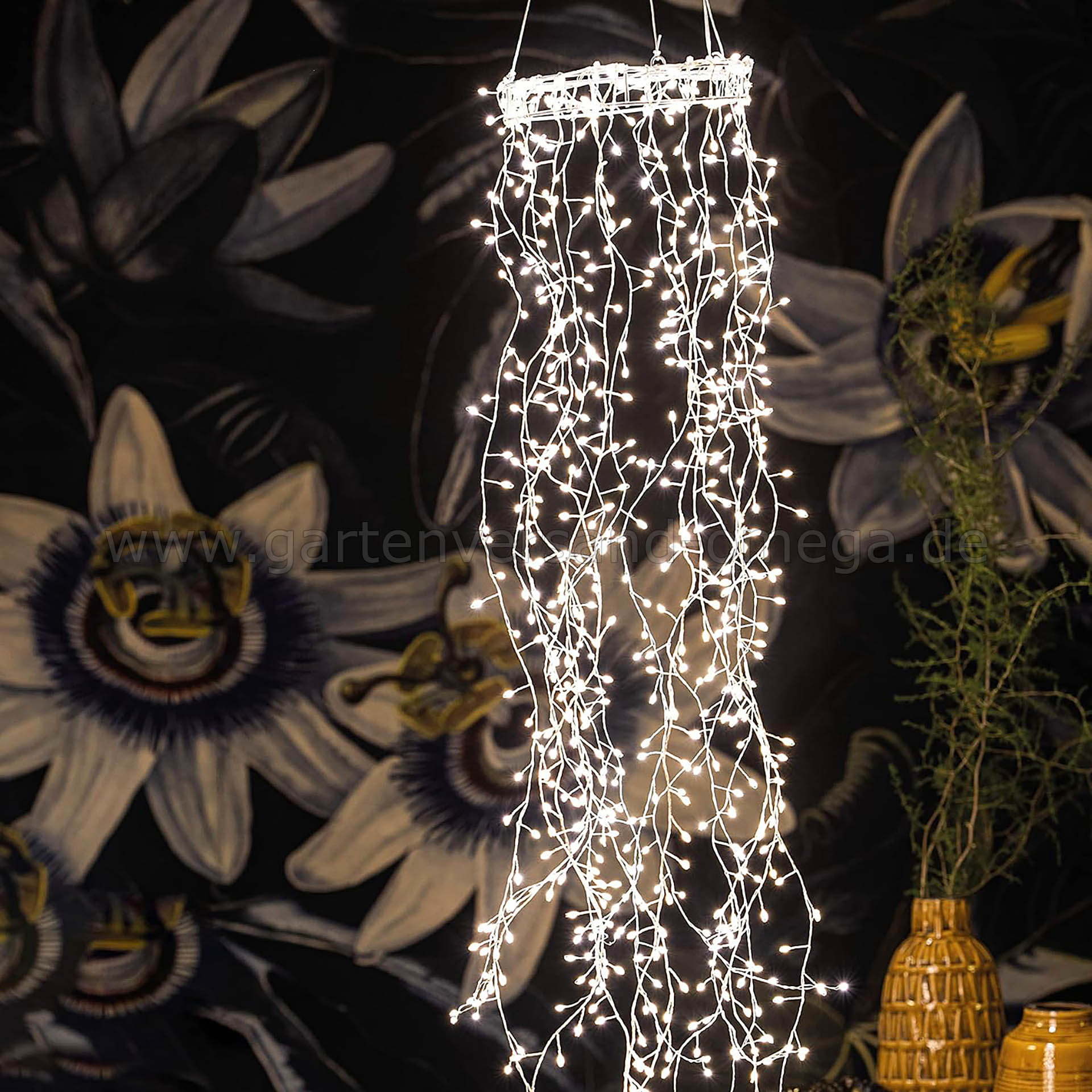 Die Weihnachtsdeko Ring mit LED-Cluster-Vorhang im Einsatz