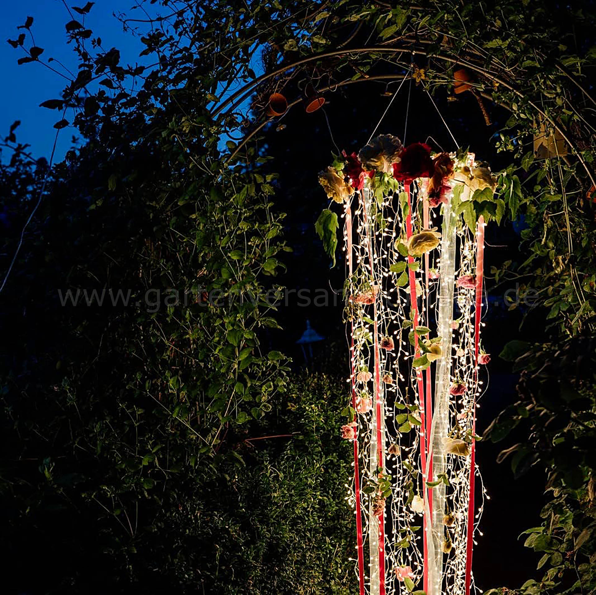 Gestaltungsidee Weihnachtsdeko Ring mit LED-Cluster-Vorhang