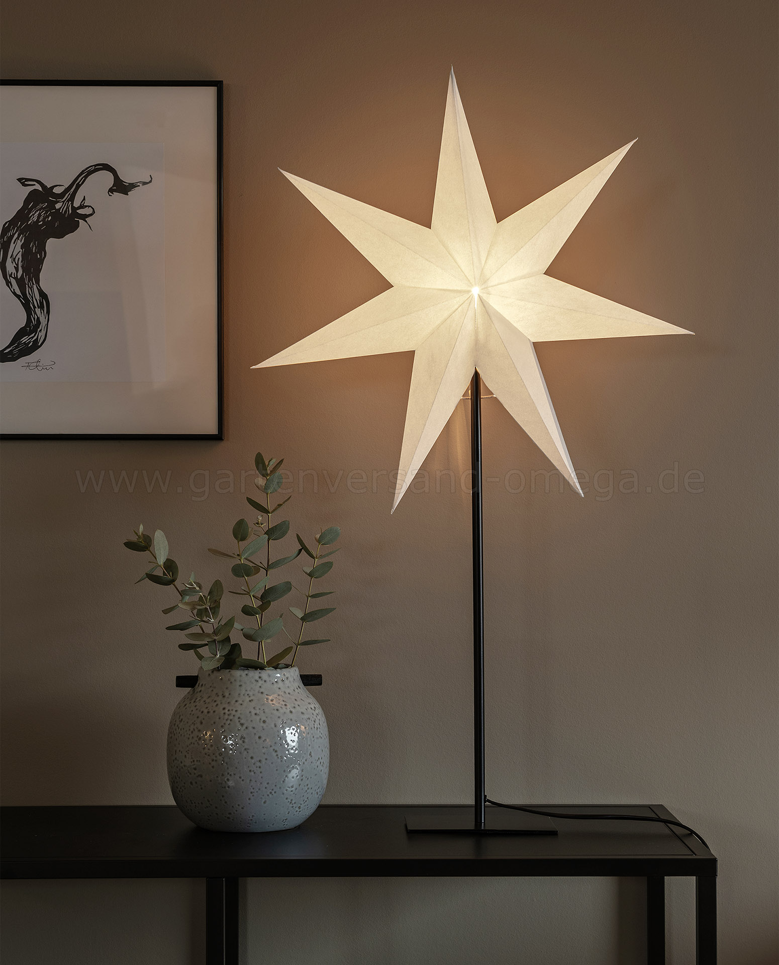 Papierstern Weiß mit Metallstandfuß 80cm