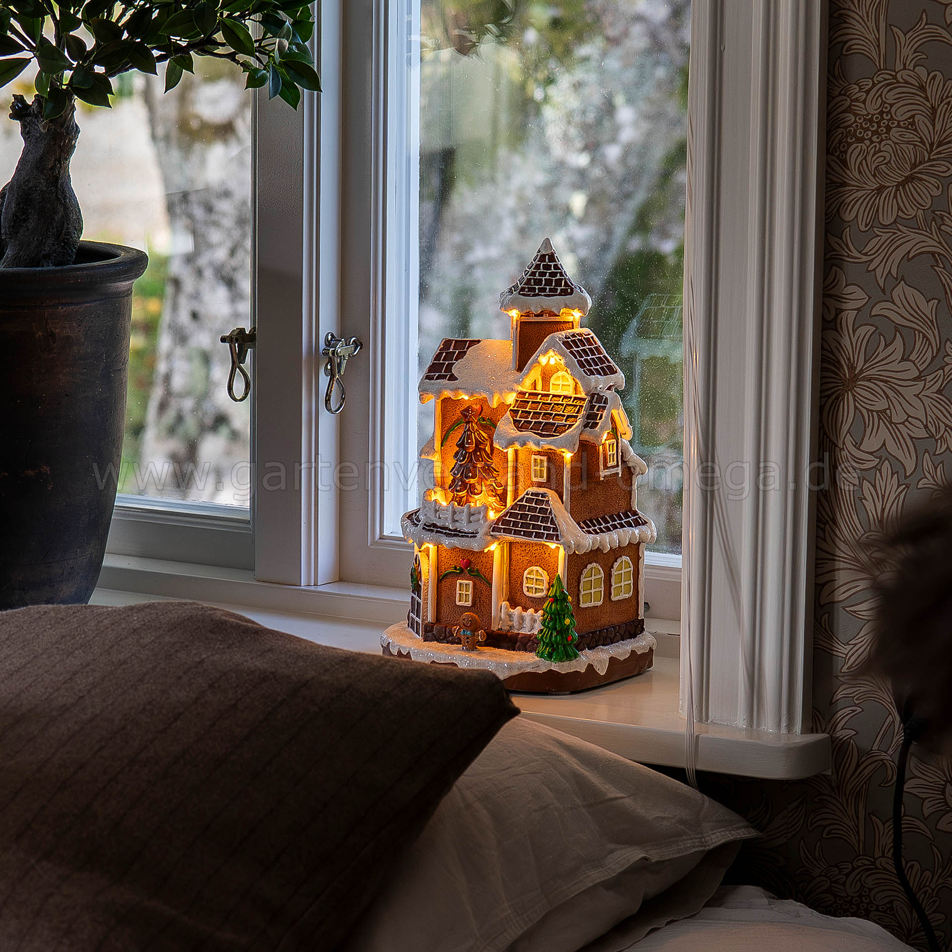 LED-Fiberoptikhaus Lebkuchenhaus mit rotierendem Weihnachtsbaum - Anwendungsbeispiel