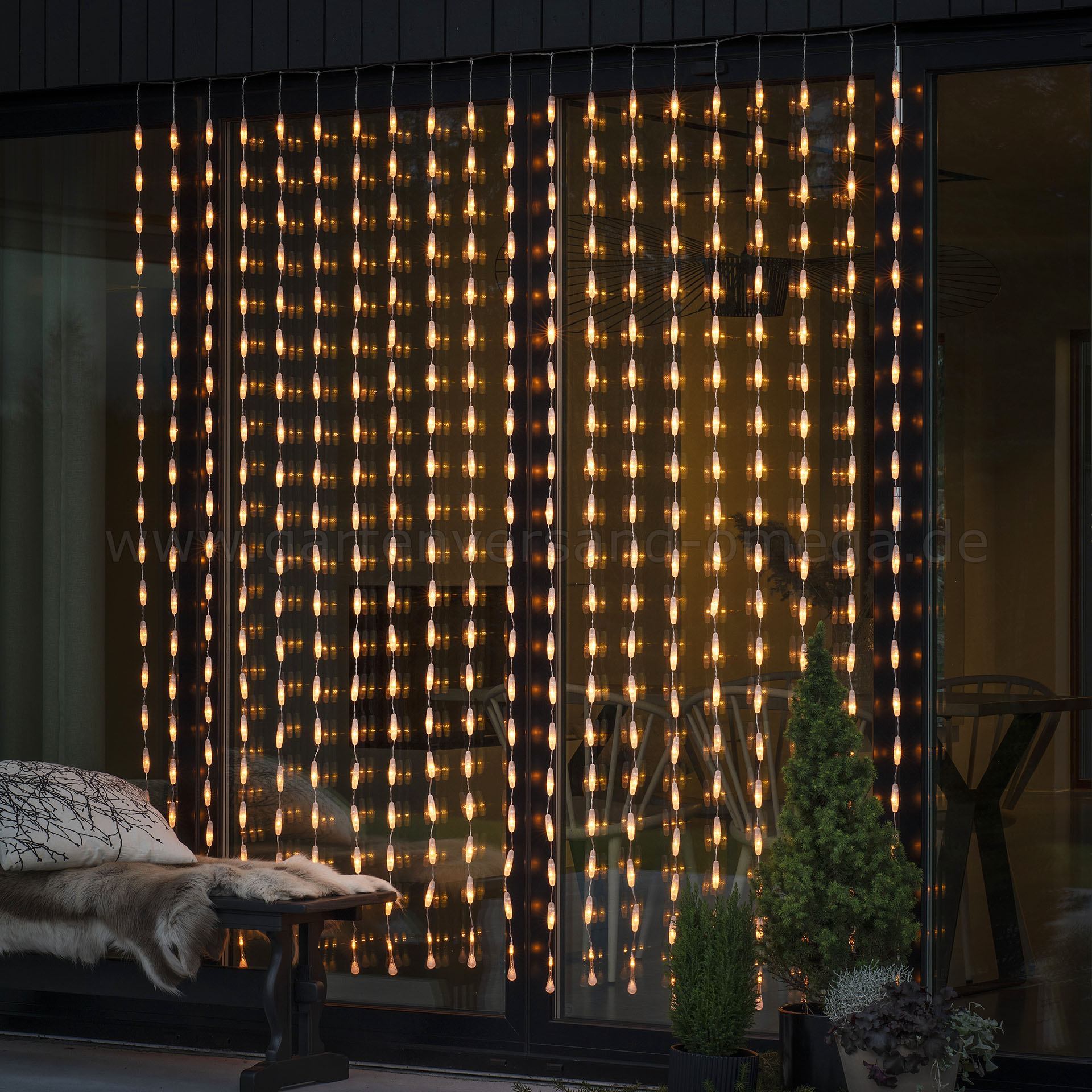 Lichtervorhang mit tropfenförmigen LEDs 400-flammig